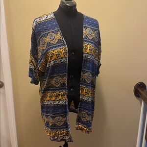 Forever 21 light weight layerable coverup M